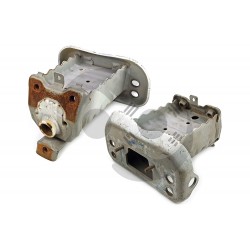 ΜΠΡΑΚΕΤΟ ΒΑΣΗΣ ΠΡΟΦΥΛΑΚΤΗΡΑ ΕΜΠΡΟΣ RH TOYOTA YARIS P90,P130 ΜΠΡΑΚΕΤΟ ΒΑΣΗΣ ΠΡΟΦΥΛΑΚΤΗΡΑ ΕΜΠΡΟΣ RH TOYOTA YARIS P90,P130